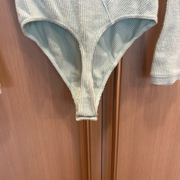 Free People Sky Blue Off-Shoulder Bodysuit - Picture 4 of 5